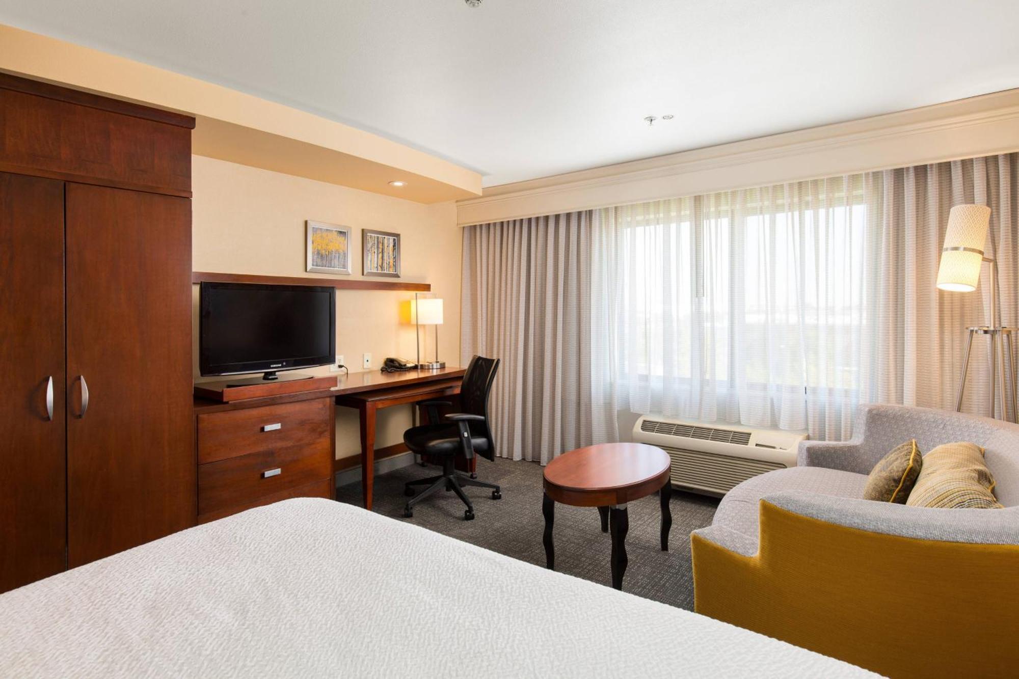 Courtyard By Marriott Ontario Rancho Cucamonga Hotel Ngoại thất bức ảnh