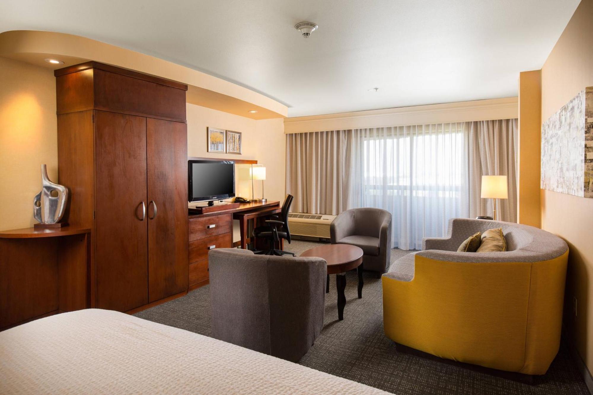 Courtyard By Marriott Ontario Rancho Cucamonga Hotel Ngoại thất bức ảnh