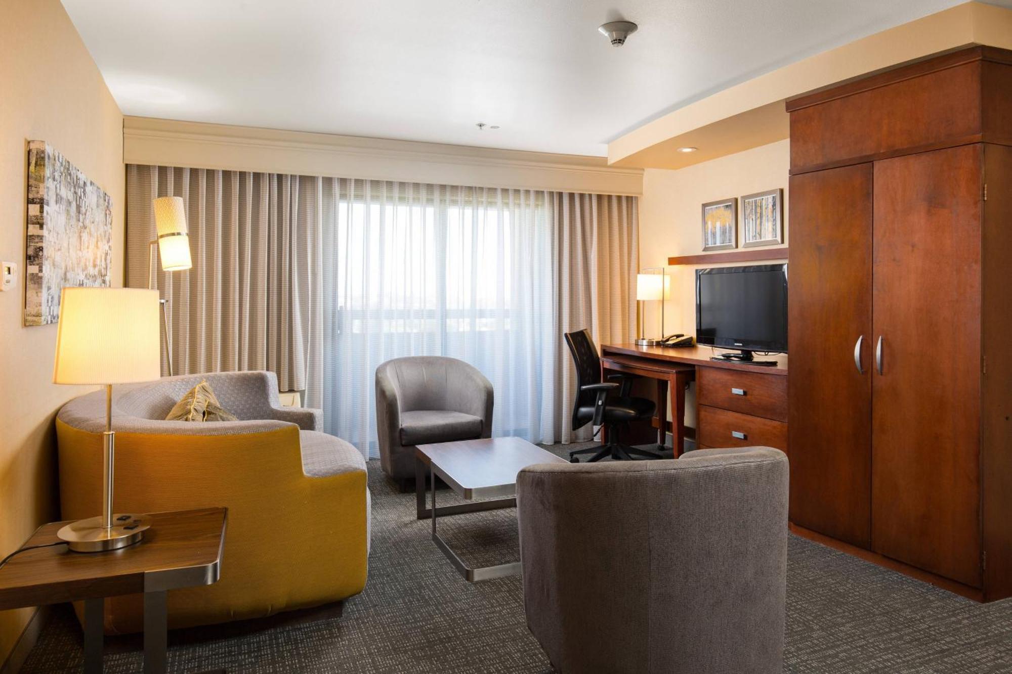 Courtyard By Marriott Ontario Rancho Cucamonga Hotel Ngoại thất bức ảnh